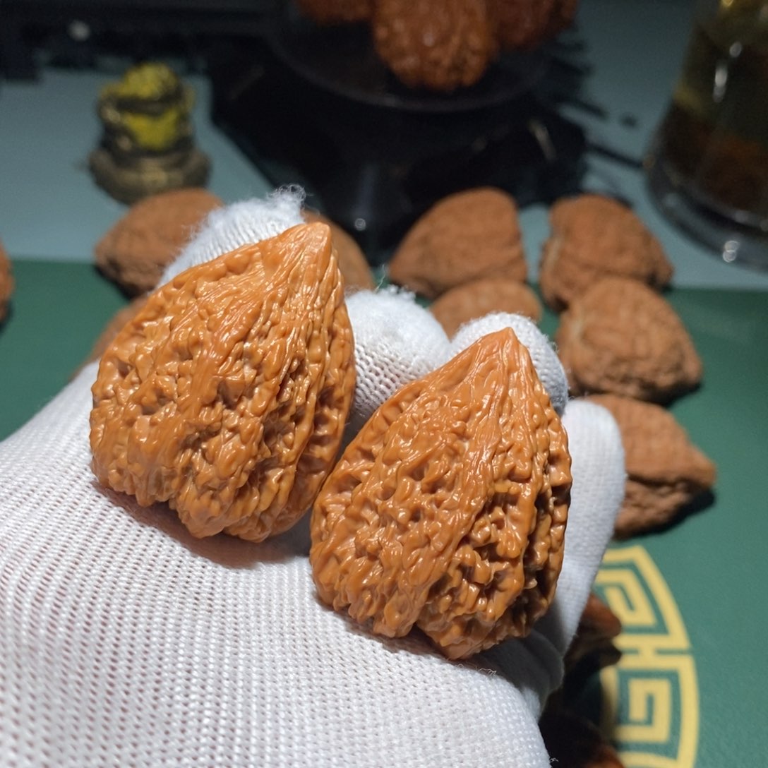 文玩核桃吊坠塔尖