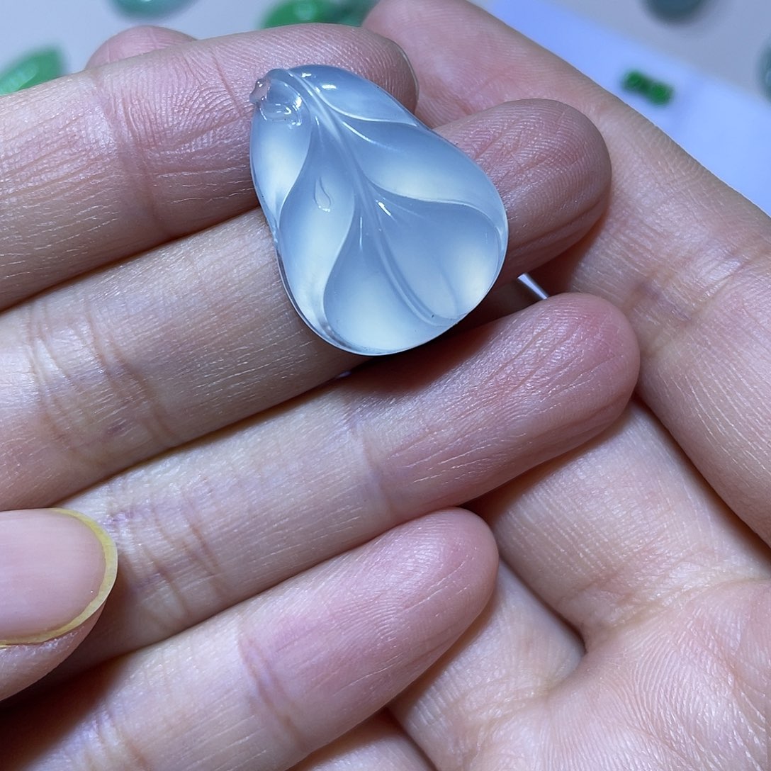 翡翠未镶嵌颈饰天然翡翠叶子裸石吊坠