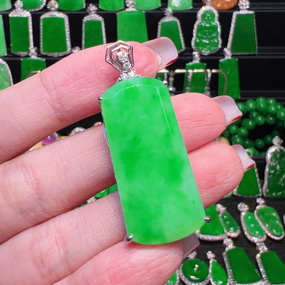 翡翠吊坠(不含链)18K金镶嵌