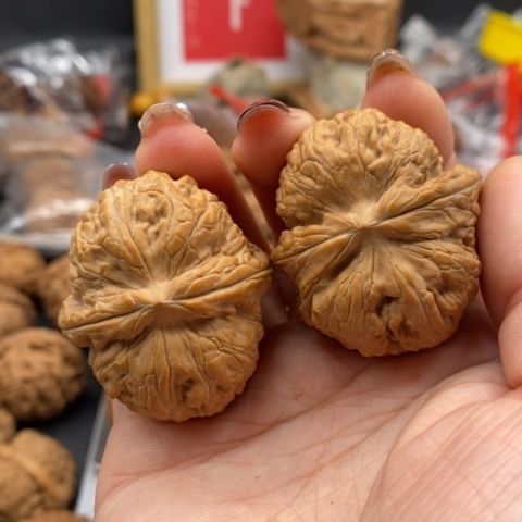 文玩核桃吊坠快**好元宝