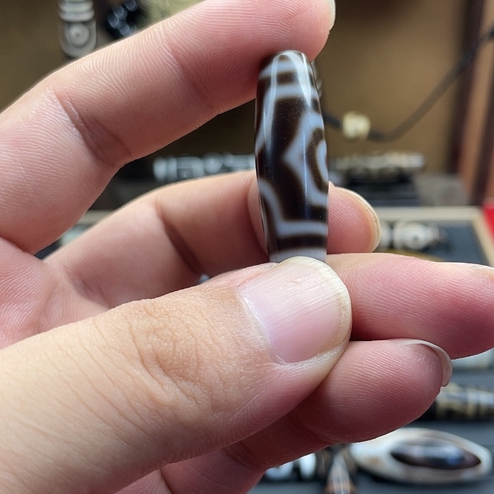 哈***钱玛瑙/玉髓散珠三眼