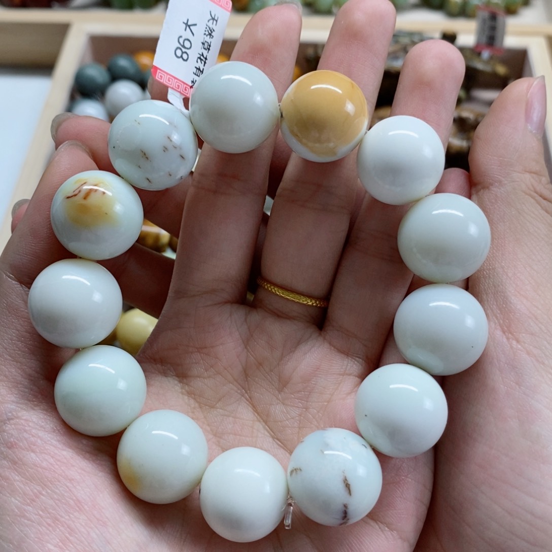 蛇纹石玉手串未镶嵌