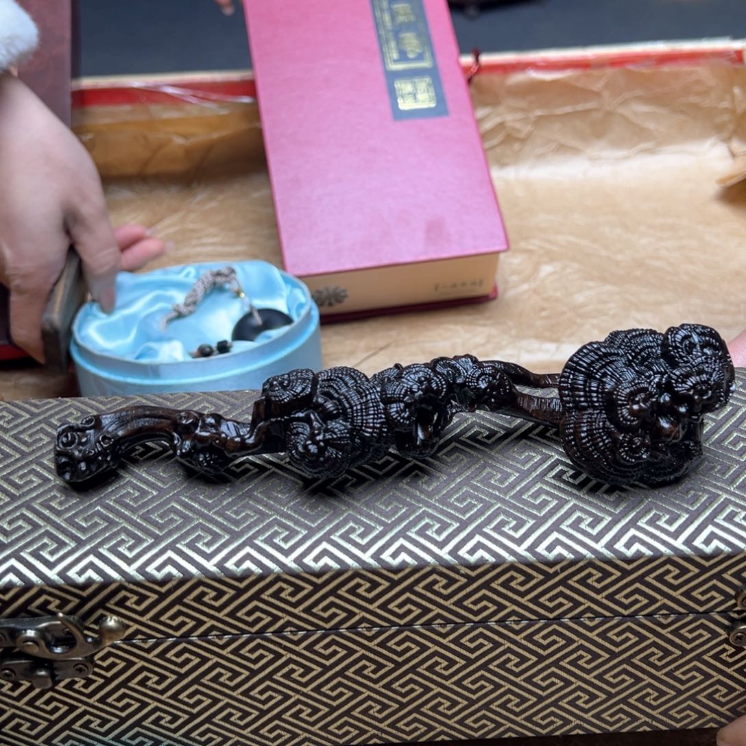 大叶紫檀（黑酸枝木类）