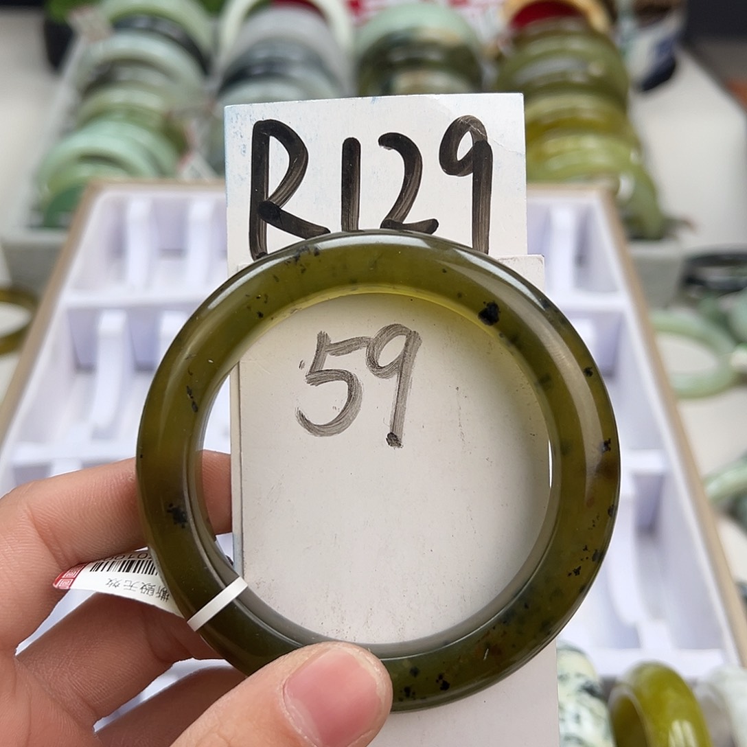 岫玉手镯未镶嵌天然岫玉