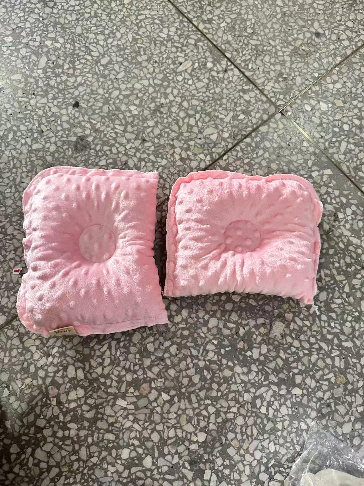 《兵哥外贸》3楼20×27粉色豆豆绒定型枕 发2个