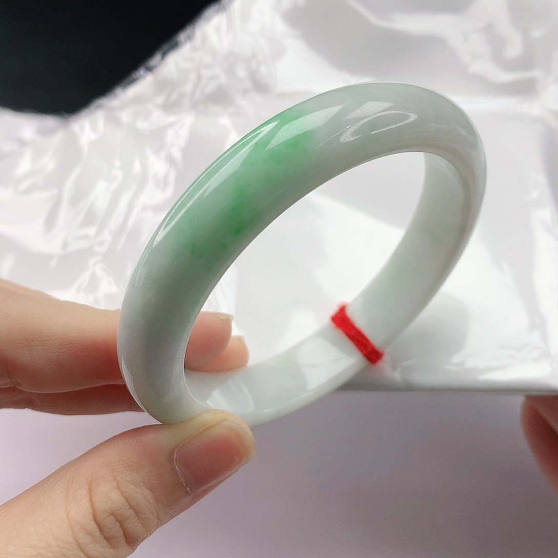 翡翠手镯未镶嵌翡翠038