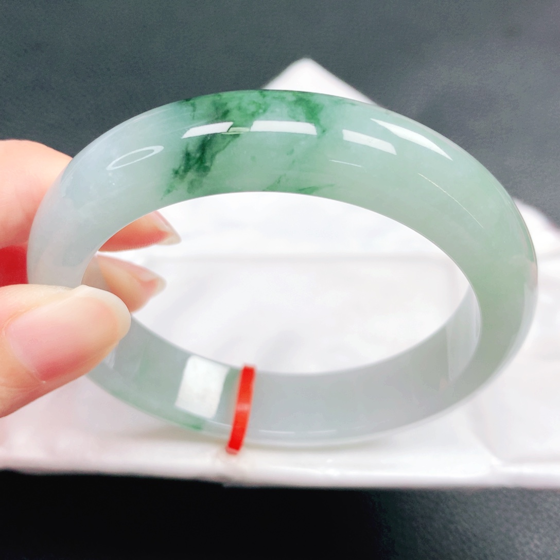 翡翠未镶嵌手镯57圈