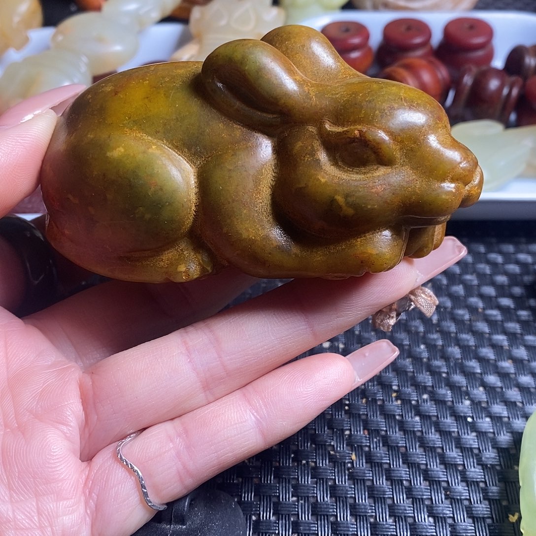 岫玉未镶嵌珠宝奇石