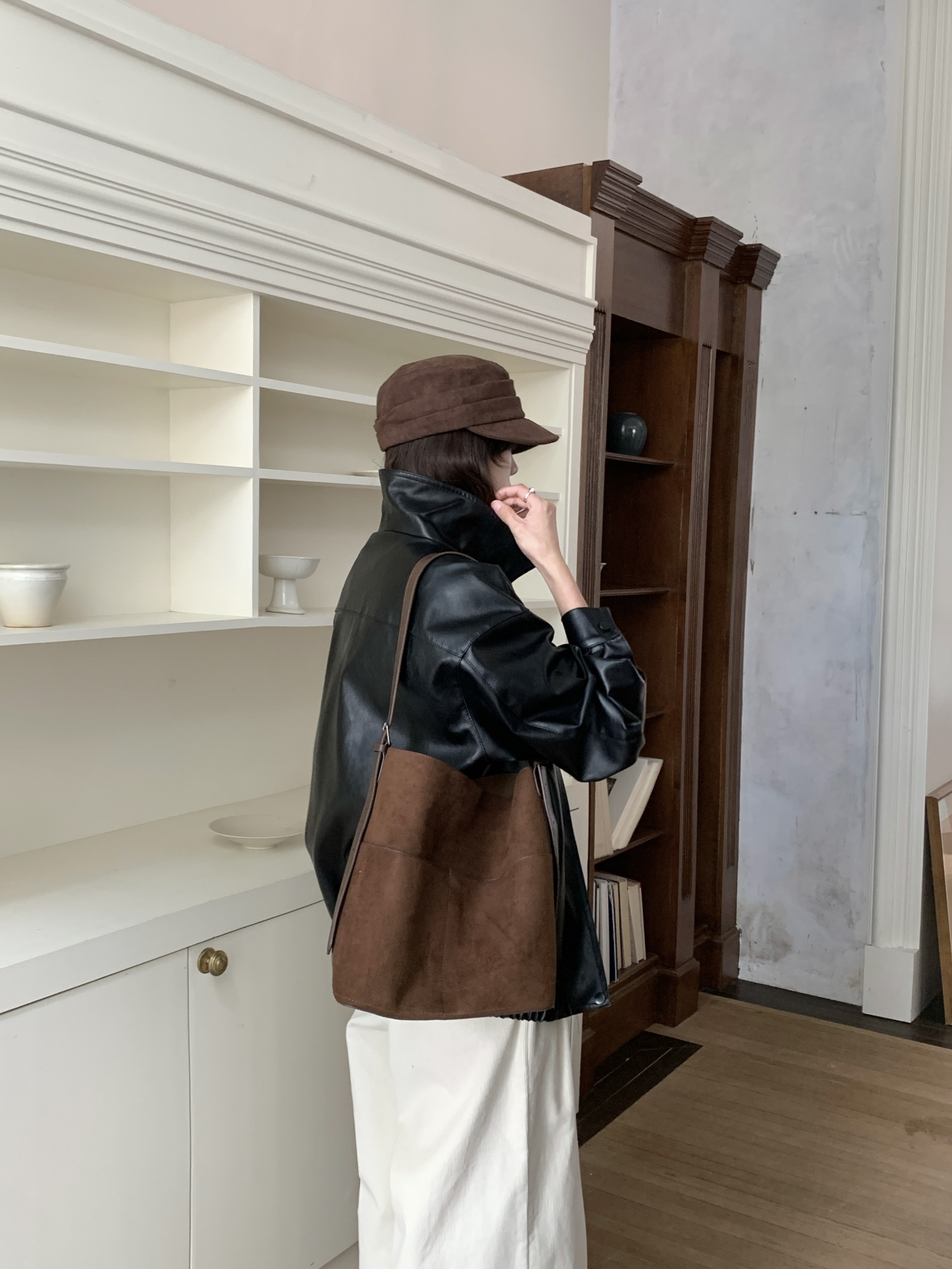 竹笋喵喵 时尚气质绒面水桶包女2025秋冬新款口袋通勤百搭单肩包