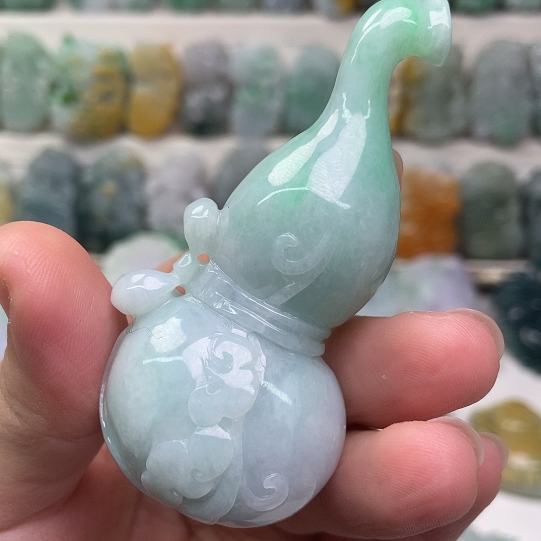 翡翠未镶嵌吊坠(赠链)