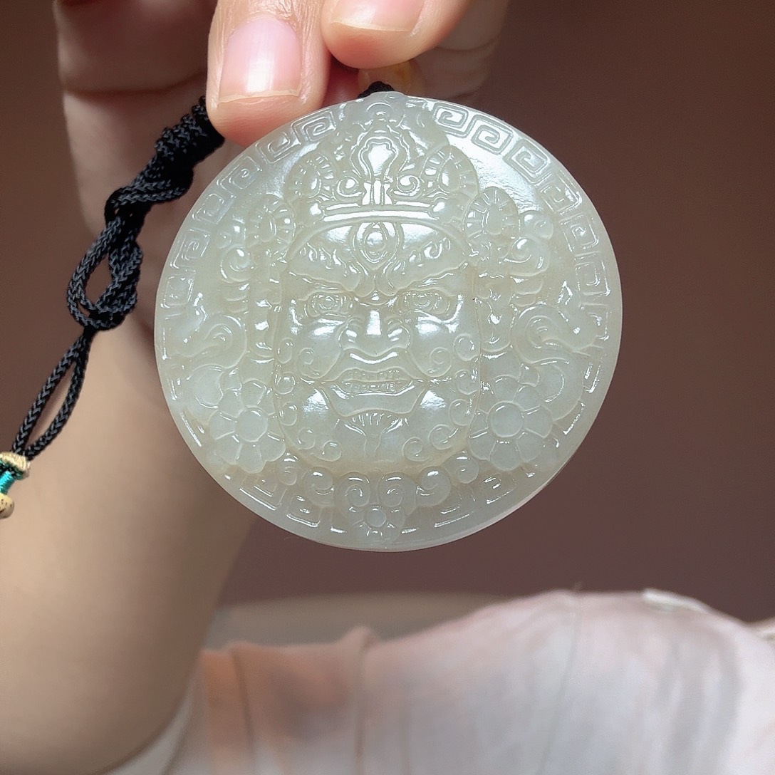 霺***涩和田玉（糖玉）未镶嵌颈饰