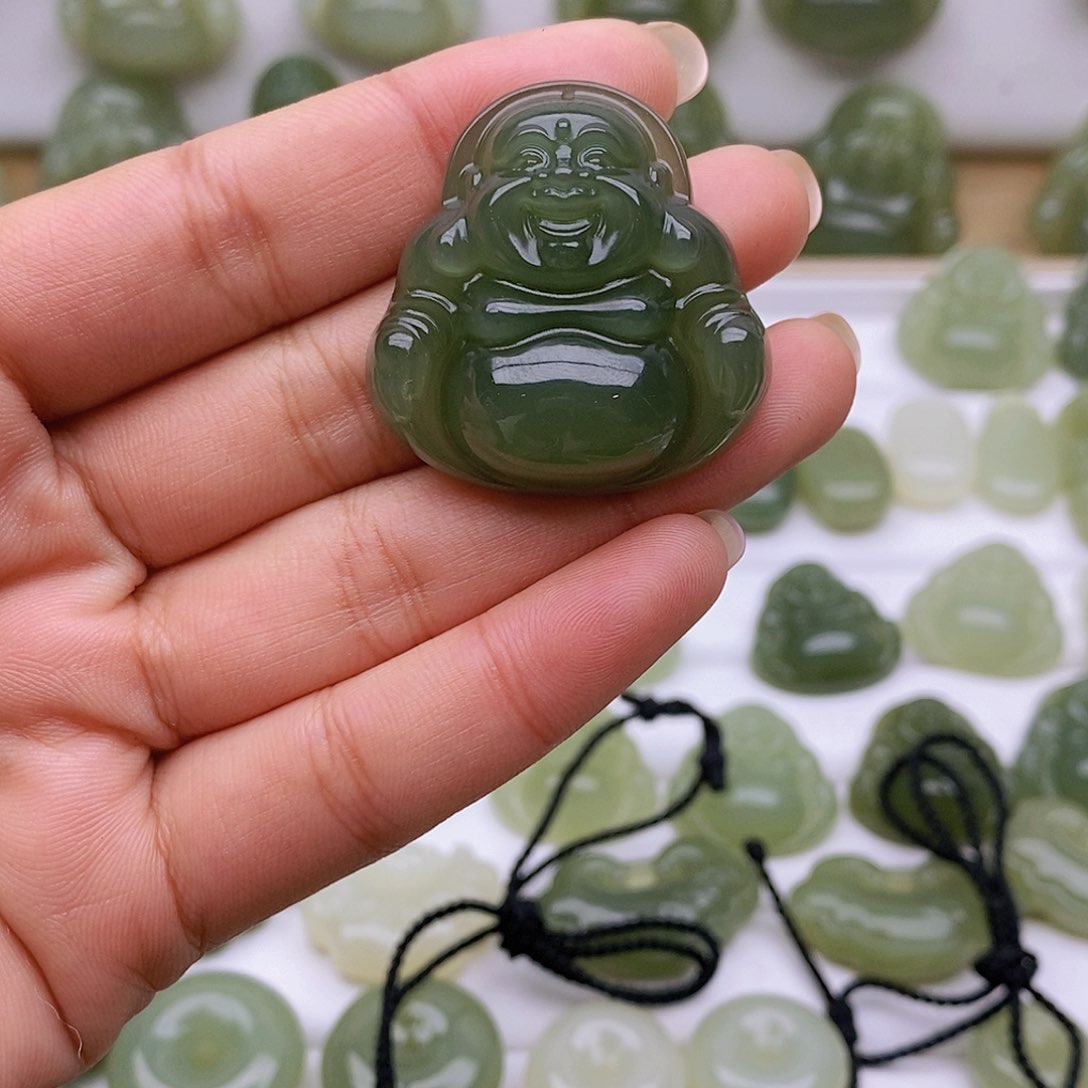 和田玉颈饰未镶嵌海**空