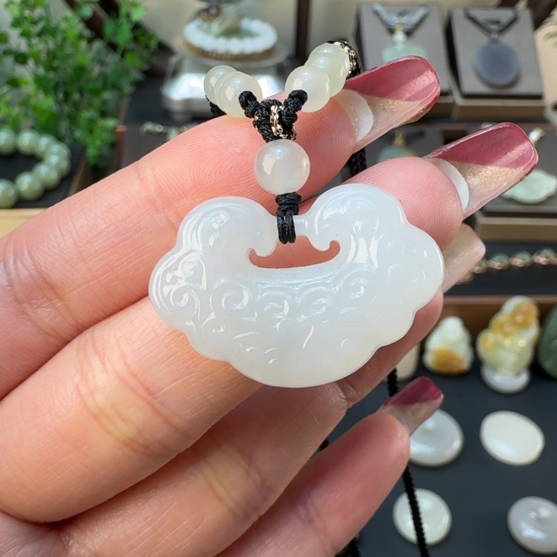 和田玉颈饰未镶嵌妮*