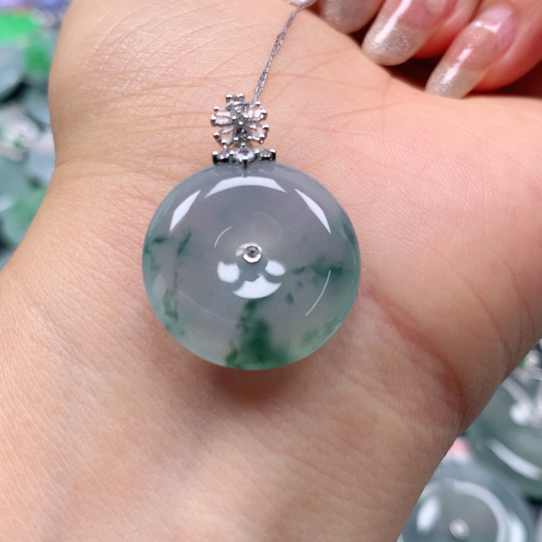 翡翠颈饰18K金镶嵌天然翡翠