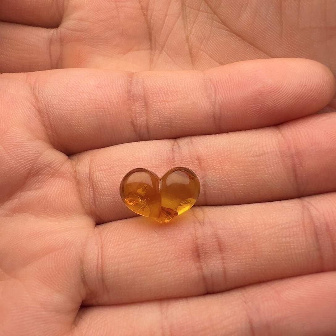 窝***覺琥珀（花珀）未镶嵌颈饰花珀屁桃（打孔不退换）