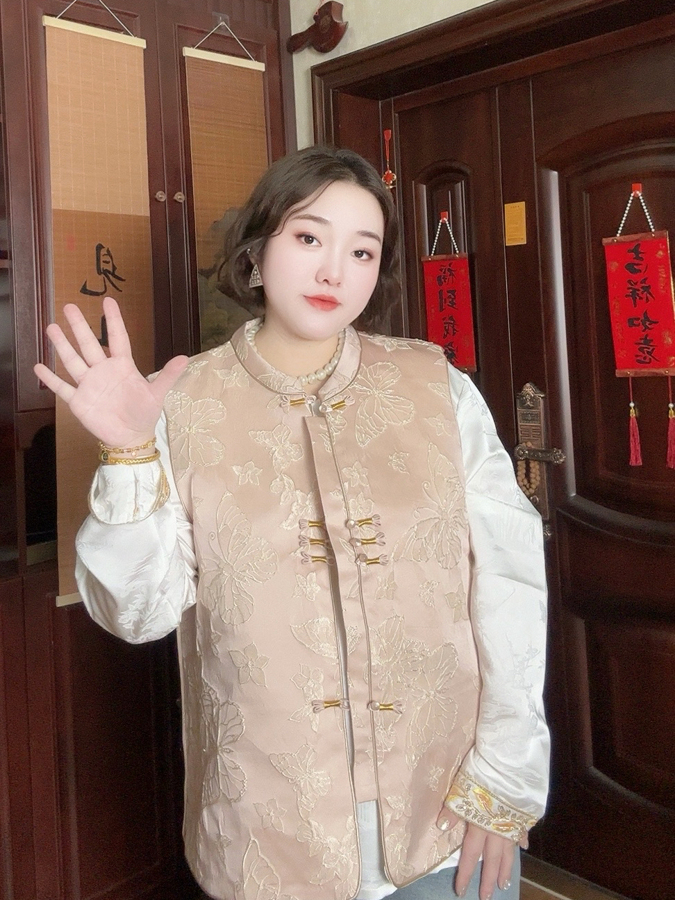 格格大码新中式国风超好看立体蝴蝶马甲女款2025新款春季外穿上衣