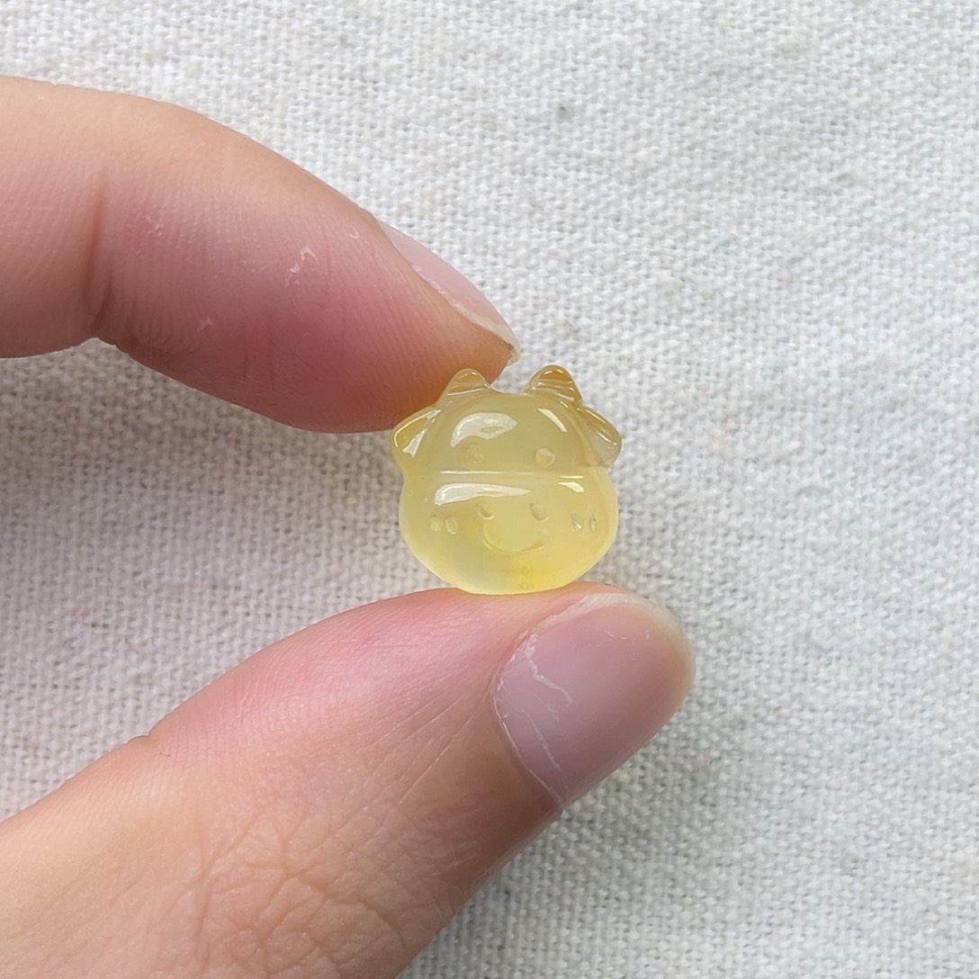 琥珀未镶嵌珠宝奇石牛