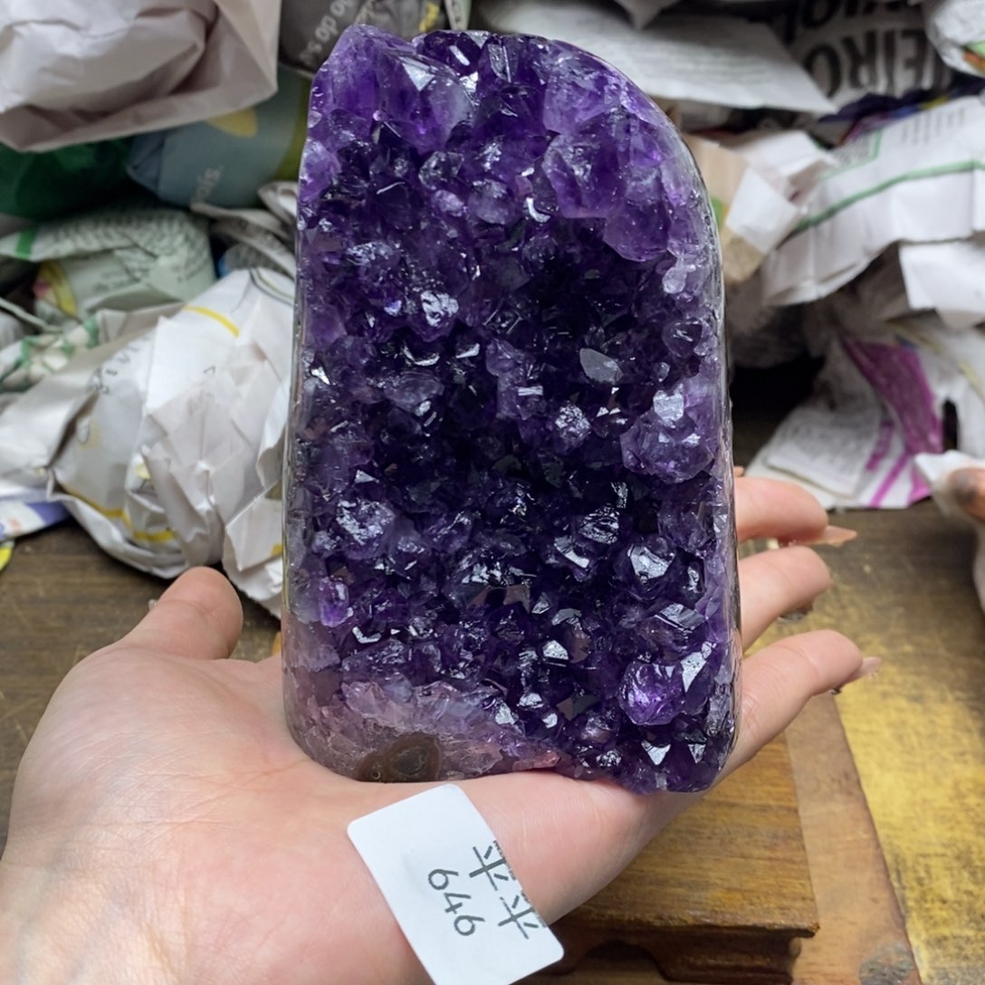 紫晶乌拉圭未镶嵌