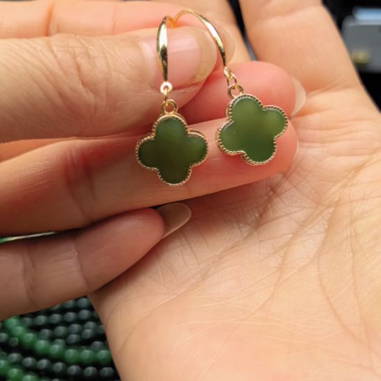 和田玉（碧玉）未镶嵌颈饰耳坠