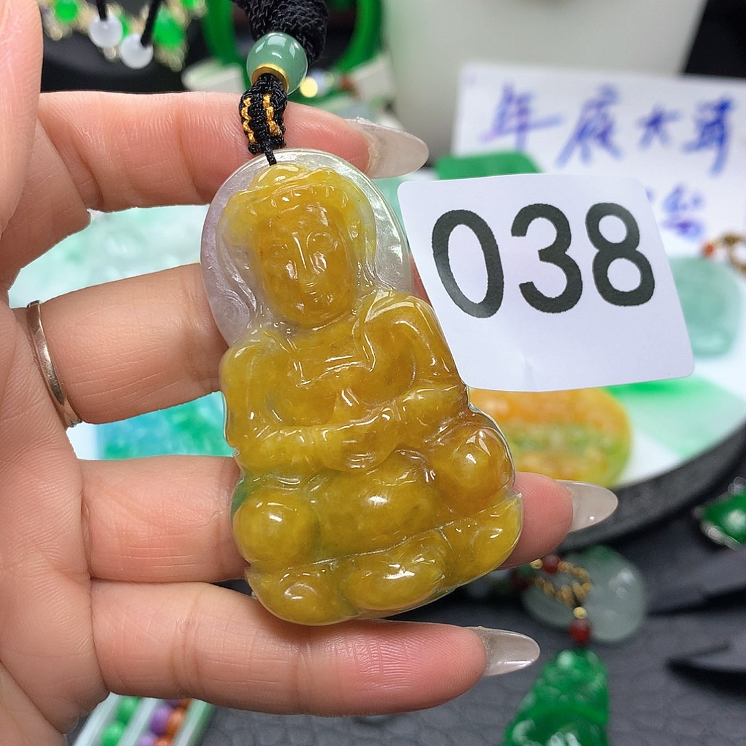 翡翠吊坠(赠链)未镶嵌