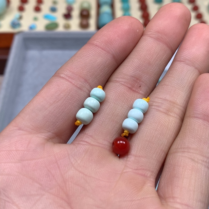 南红玛瑙配饰未镶嵌