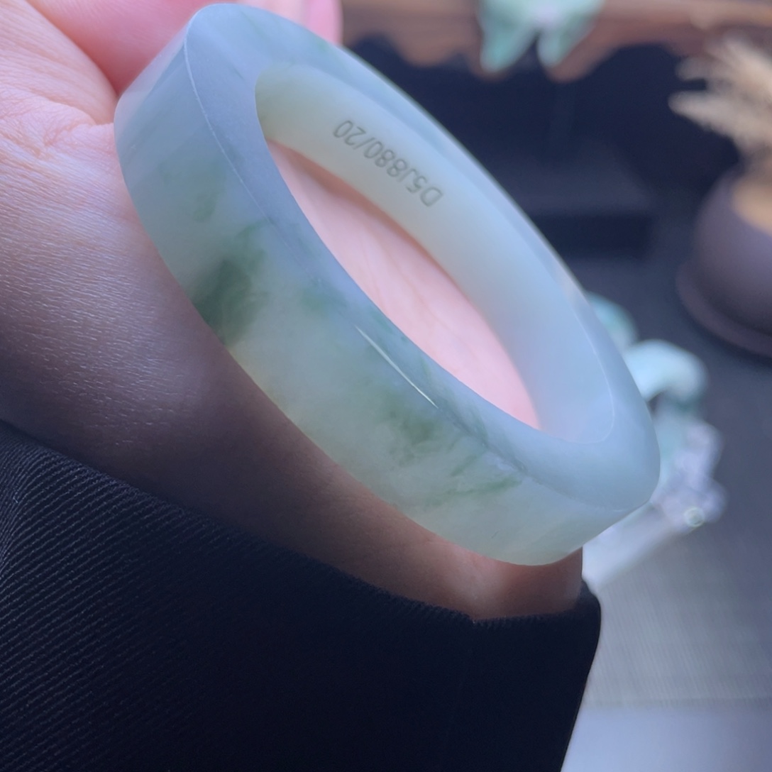 定制翡翠未镶嵌葡萄肉飘花