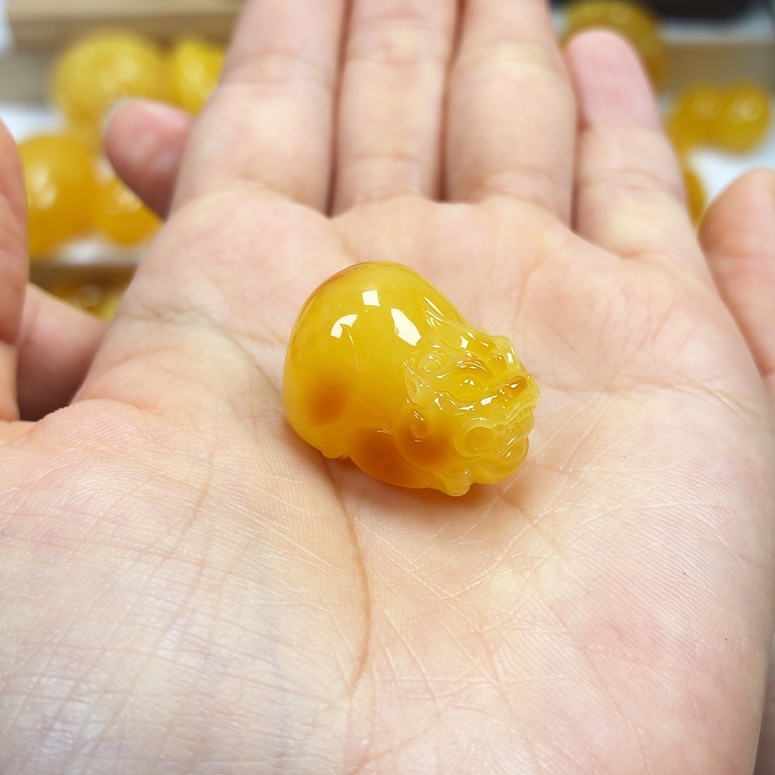 D***T蜜蜡未镶嵌颈饰焦皮浓蜡妖花貔貅打孔不退不换