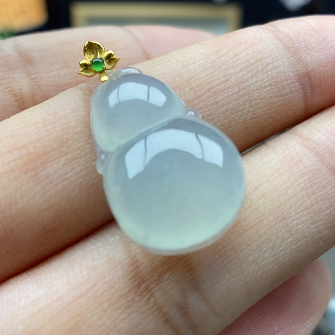 翡翠18K金镶嵌颈饰吊坠65