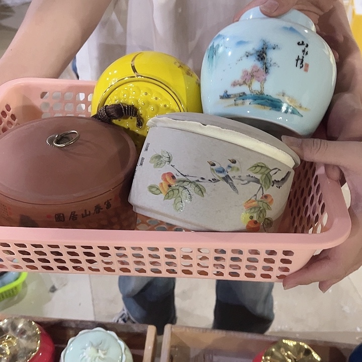 各种器型高档陶瓷茶叶罐储物罐密封罐储茶罐家用防潮