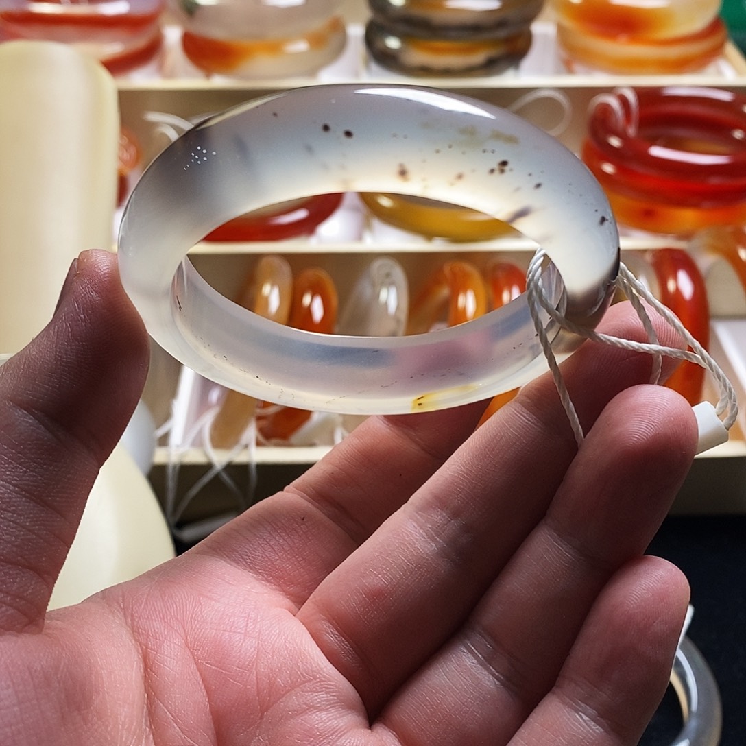 玛瑙/玉髓未镶嵌手镯