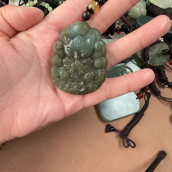 和田玉颈饰未镶嵌