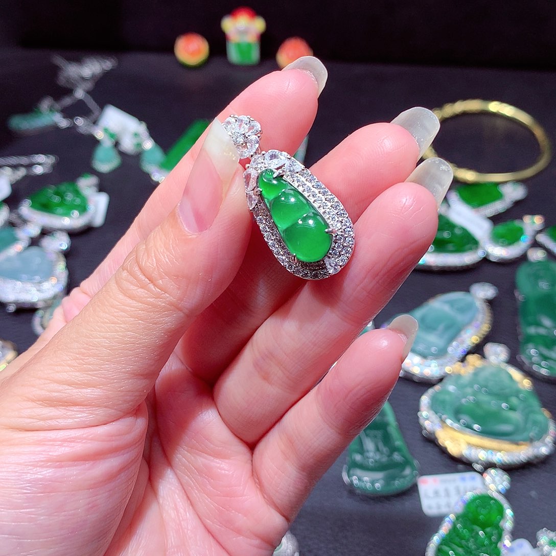 翡翠吊坠(不含链)未镶嵌