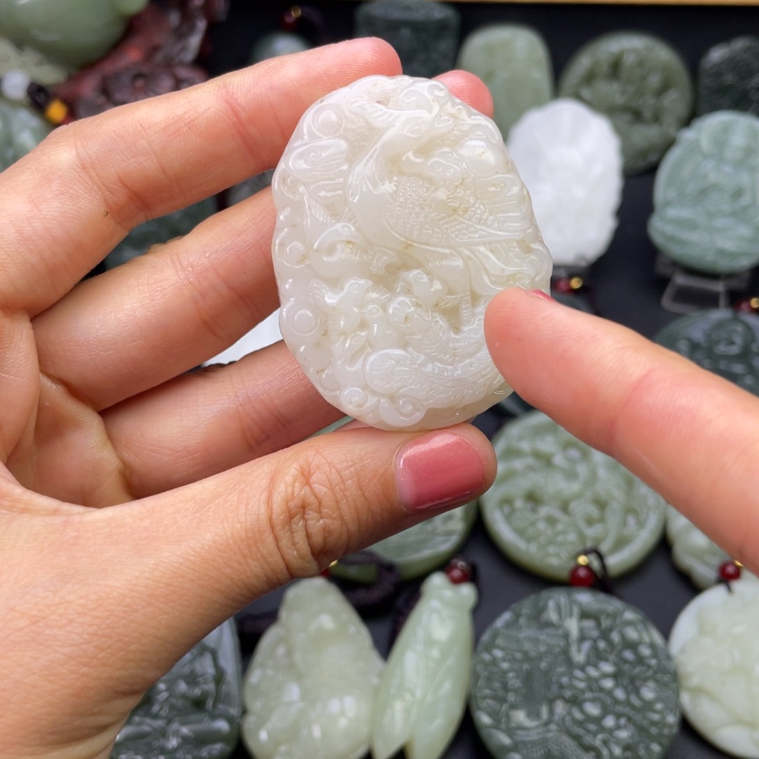 和田玉颈饰未镶嵌