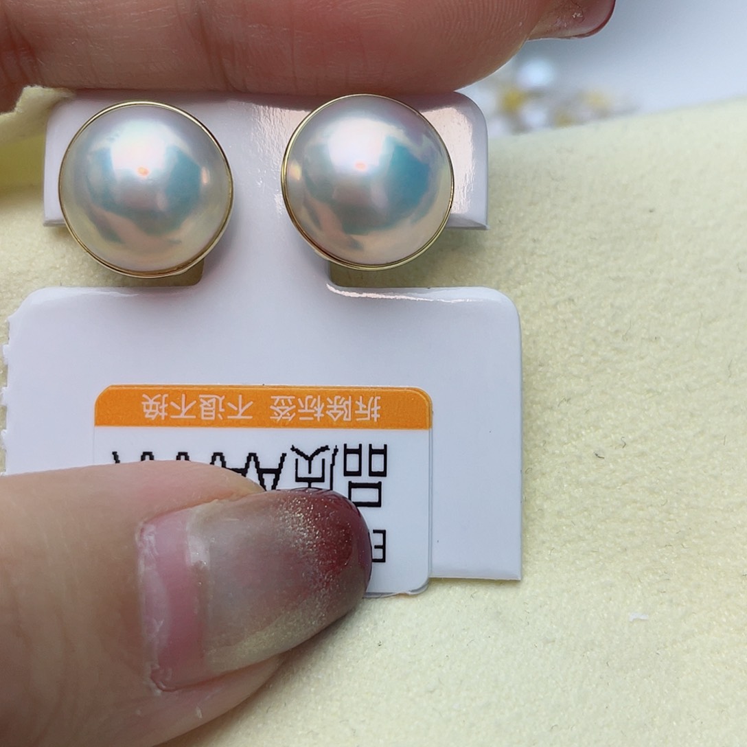 拼合珍珠（马贝珠）耳饰18K金镶嵌W6