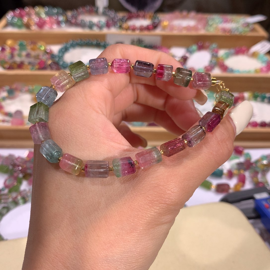 碧玺多样性发货一件未镶嵌