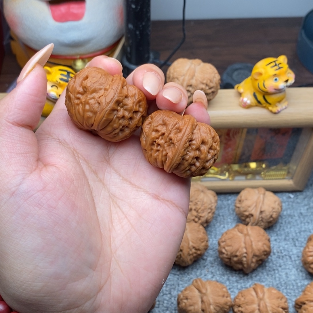 废***发文玩核桃吊坠元宝