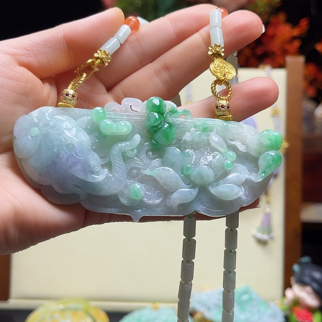 翡翠颈饰未镶嵌天然翡翠