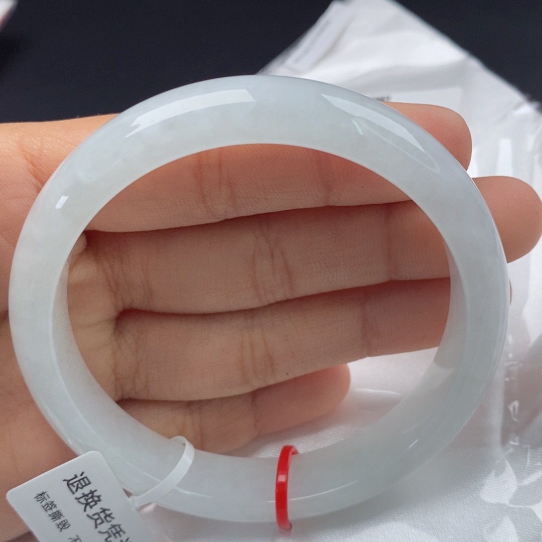 翡翠手镯未镶嵌58圈