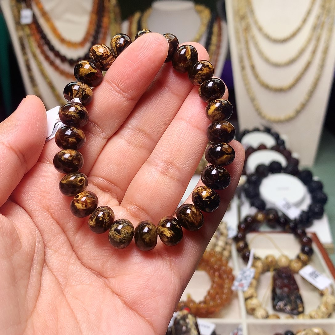 春***开琥珀未镶嵌裸石抚顺琥珀701