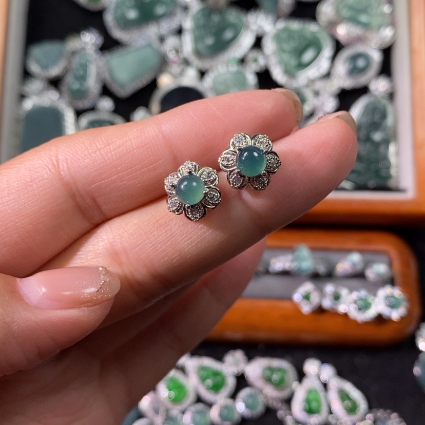 【闪购商品】翡翠颈饰未镶嵌天然