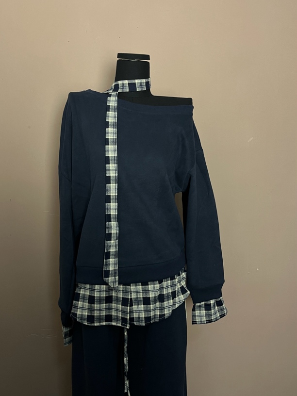 C位【百搭款卫衣卫裤领带三件套】