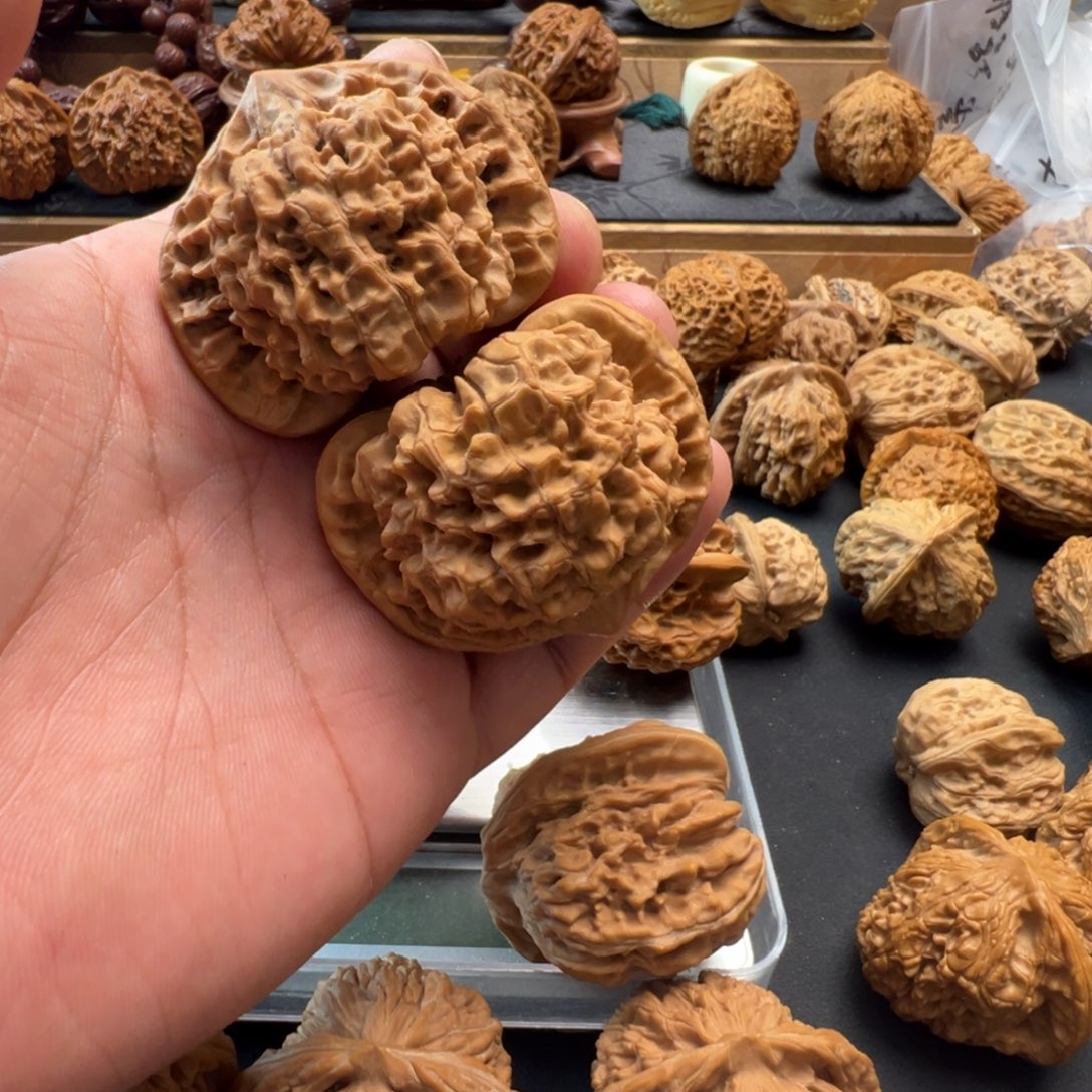 把件桃核文玩核桃，老款官帽