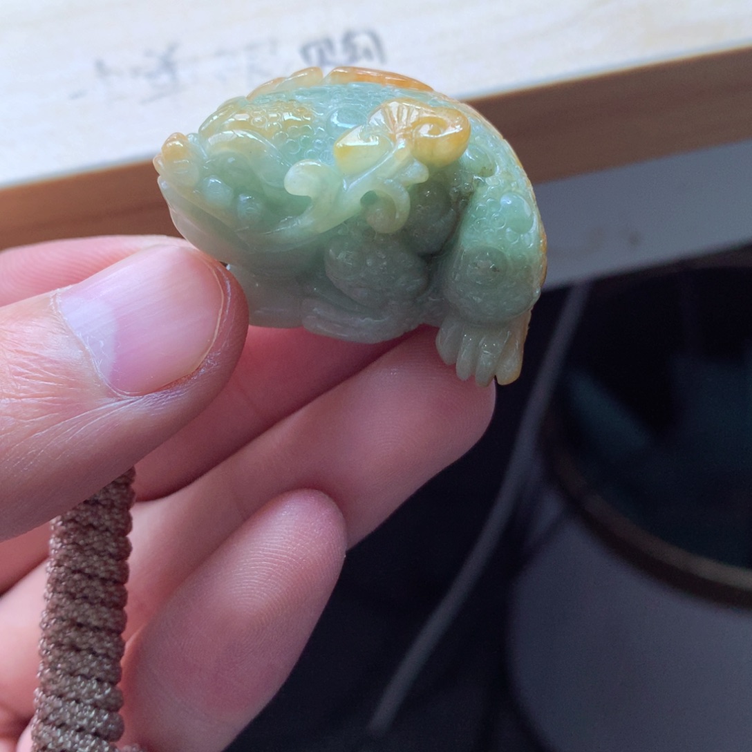 翡翠颈饰未镶嵌吊坠