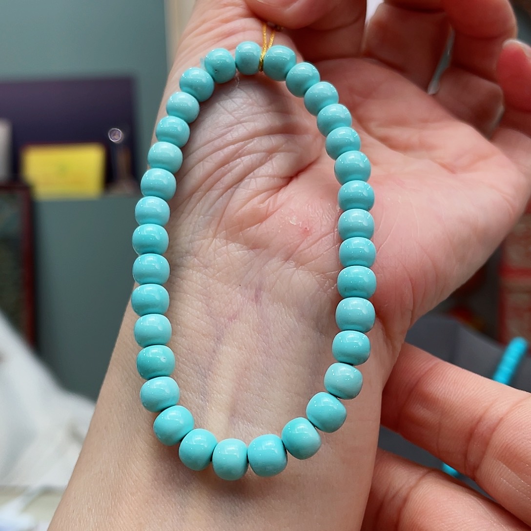 绿松石颈饰未镶嵌