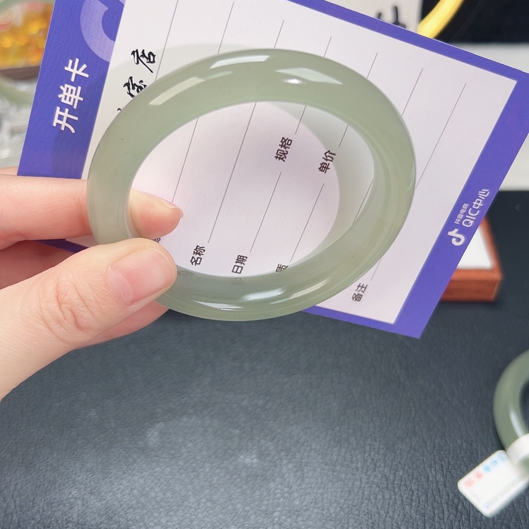 你***一东陵石未镶嵌手镯56/57