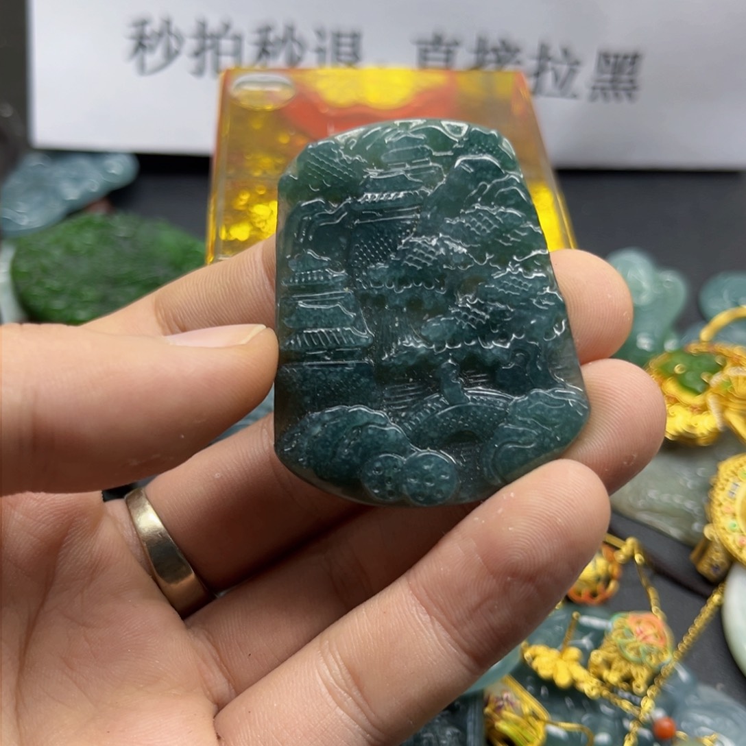 翡翠颈饰未镶嵌翡翠