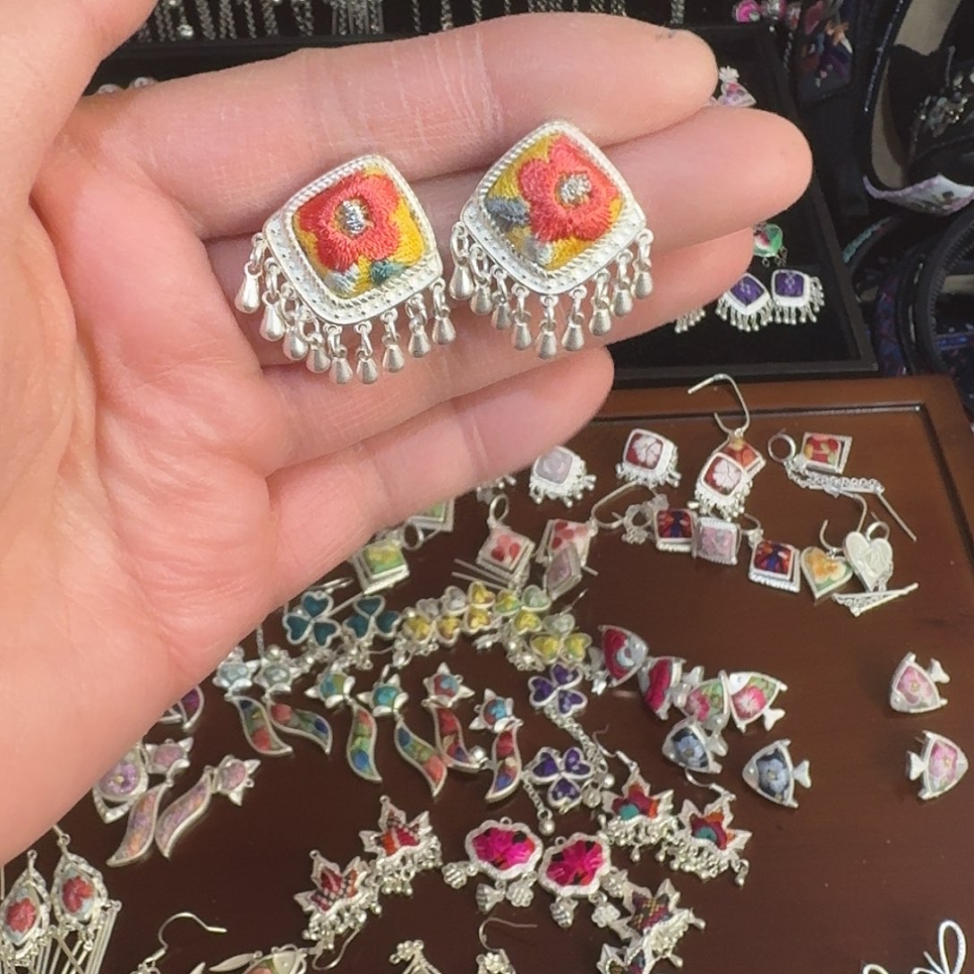 织绣民族风刺绣耳环