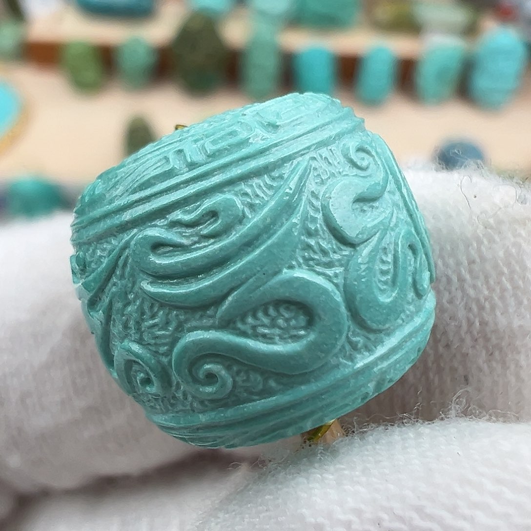 绿松石配饰未镶嵌华*