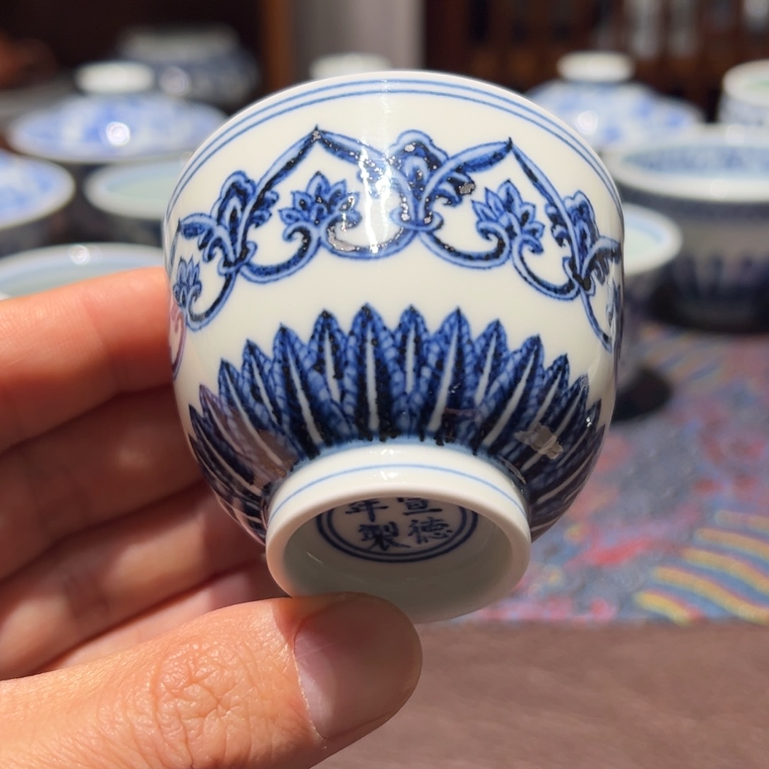 杯青花宝相纹主人杯口径约6.5厘米