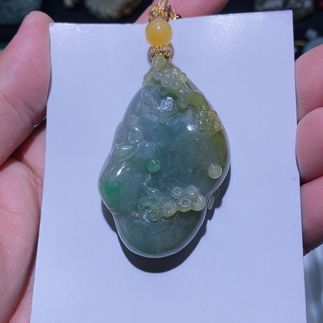 颈饰未镶嵌翡翠挂件